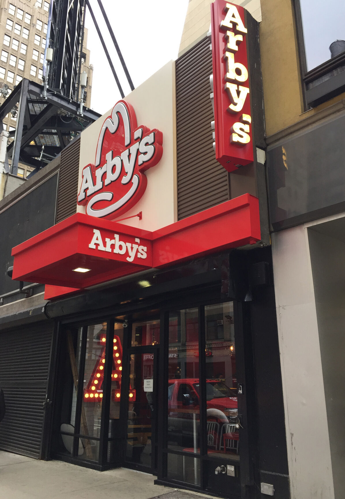 Arby’s Half Pound Beef ‘n’ Cheddar Meal